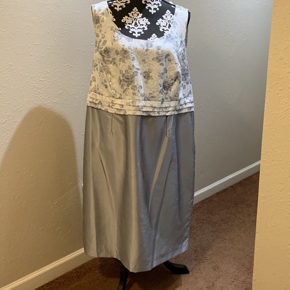 COPY - LE BOS Beautiful Mother Of The Bride Dress - Picture 3 of 13